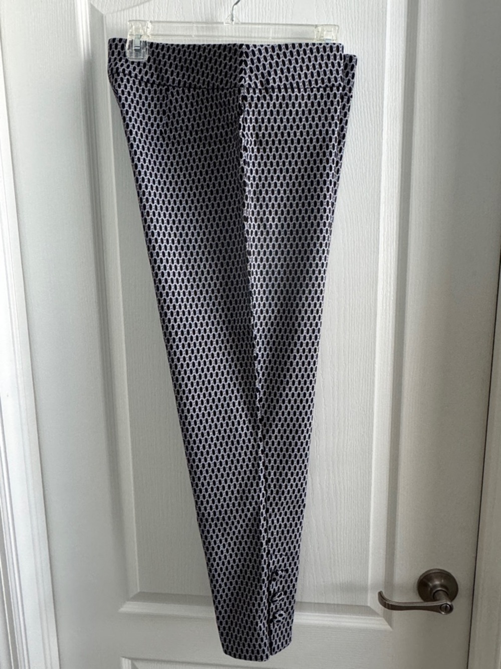 Attyre Black and White Print Crop Pants-12